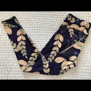 NEW LuLaRoe Leggings TC Tall Curvy Eggplant Leaves